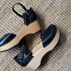 Black Leather Women's Clogs- Swedish Hasbeens